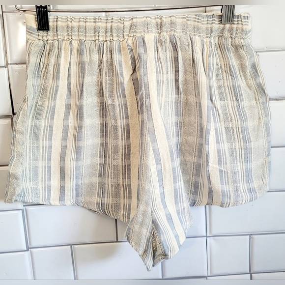 NWT TOBI Ladies Blue White Striped Drawstring Waist Shorts Lightweight Size S - Picture 4 of 5